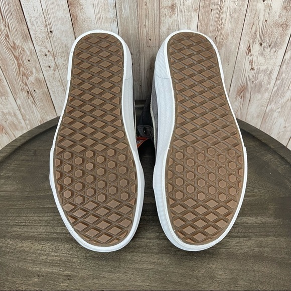 Vans Sk8-Hi MTE “Rabbit Frost/Gray” Sneaker Size 6 Women - Picture 8 of 9